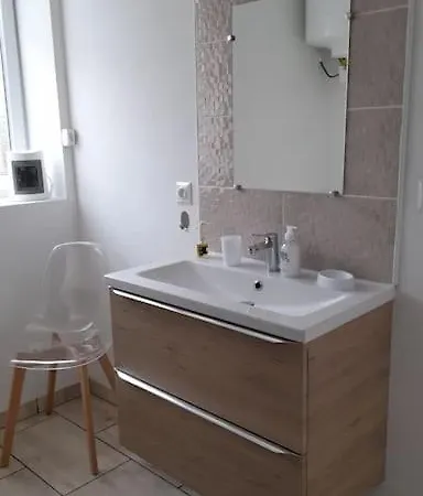 Location Meublee - En Centre-ville - La Maison En Brique