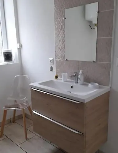 Location Meublee - En Centre-ville - La Maison En Brique